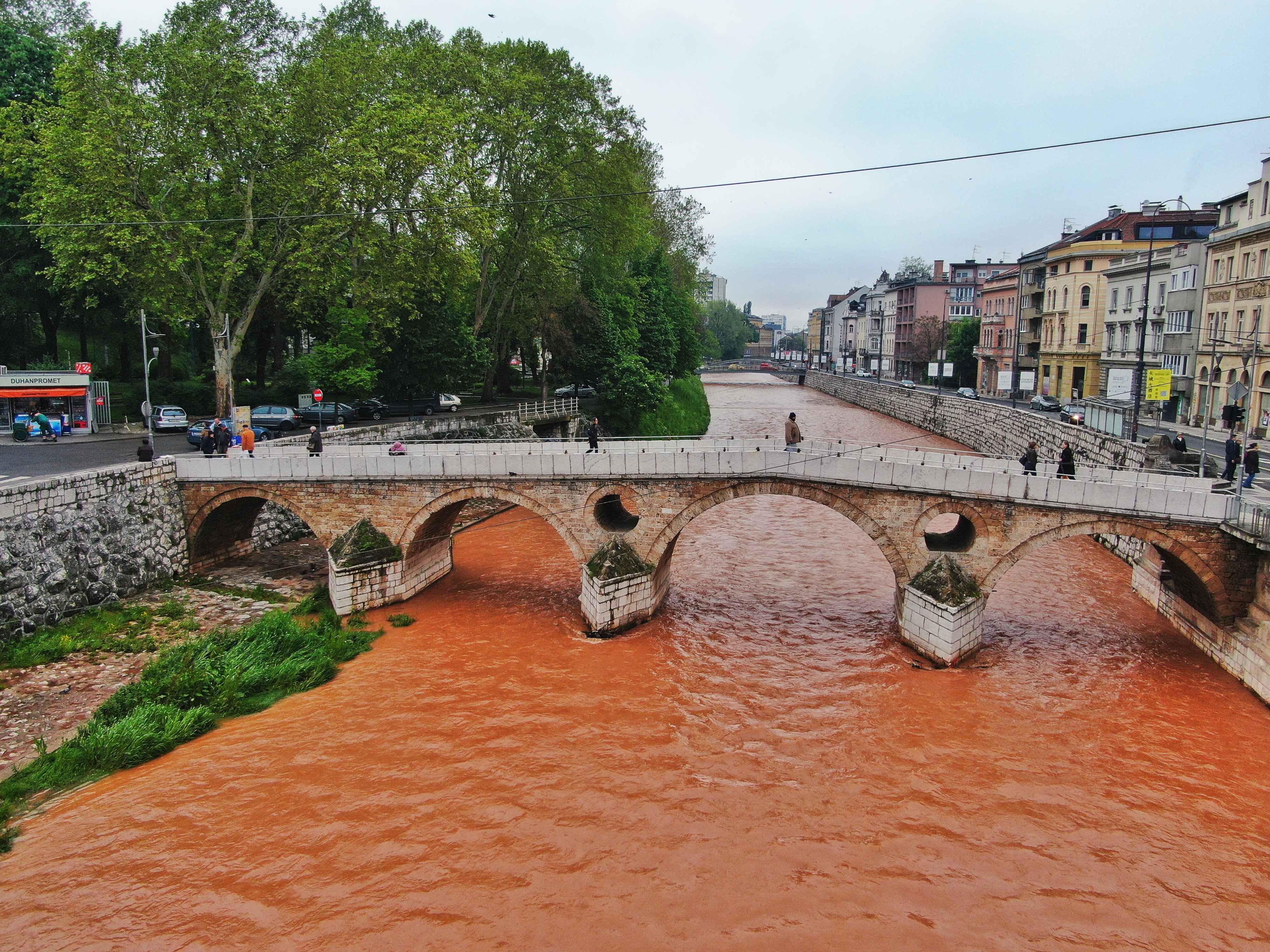 波黑联邦养老金上调4.49%
