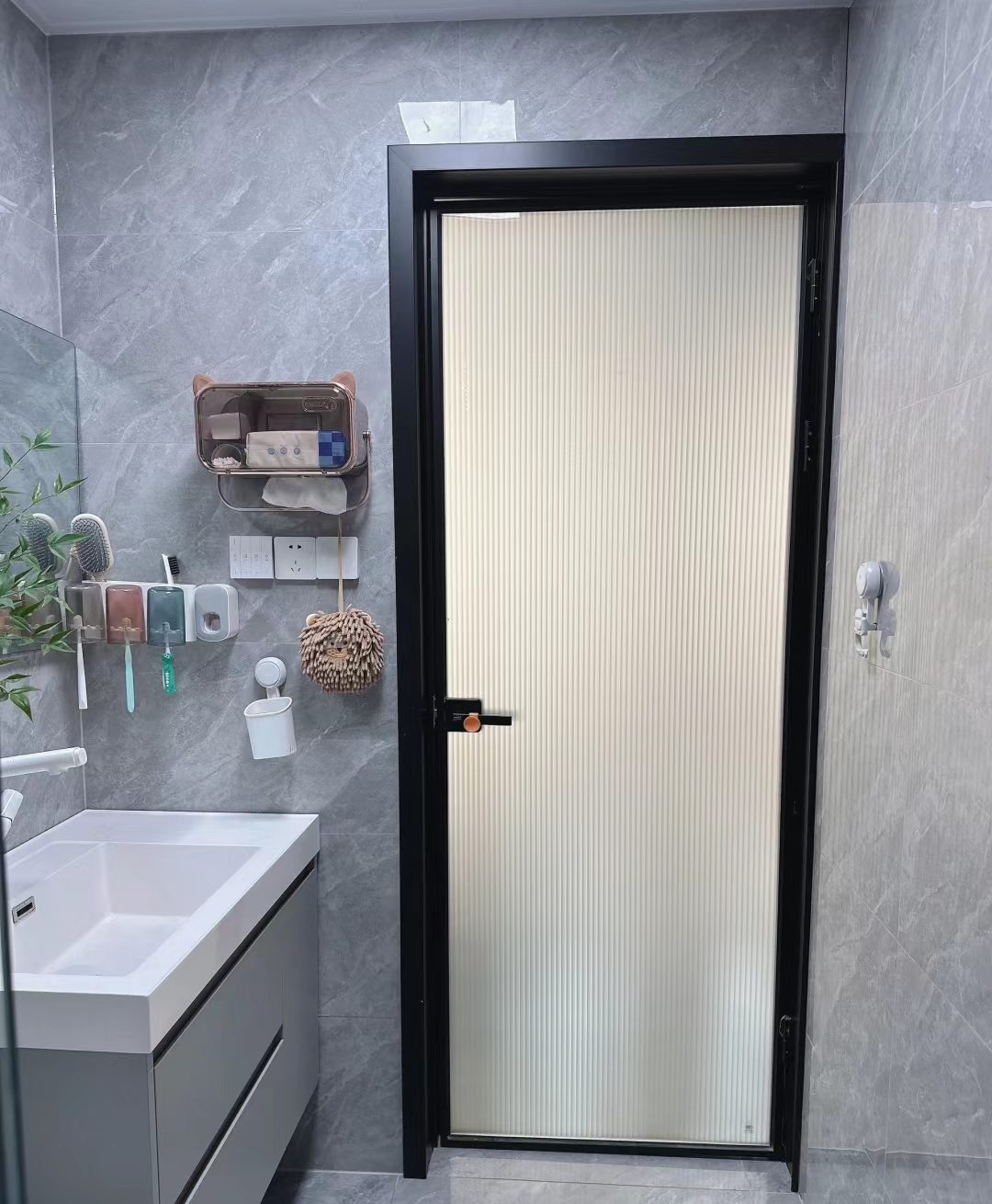 瑞尔特获得外观设计专利授权：“浴室化妆镜”