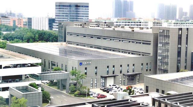 罗曼股份(605289.SH)：子公司中标约2亿元海外项目