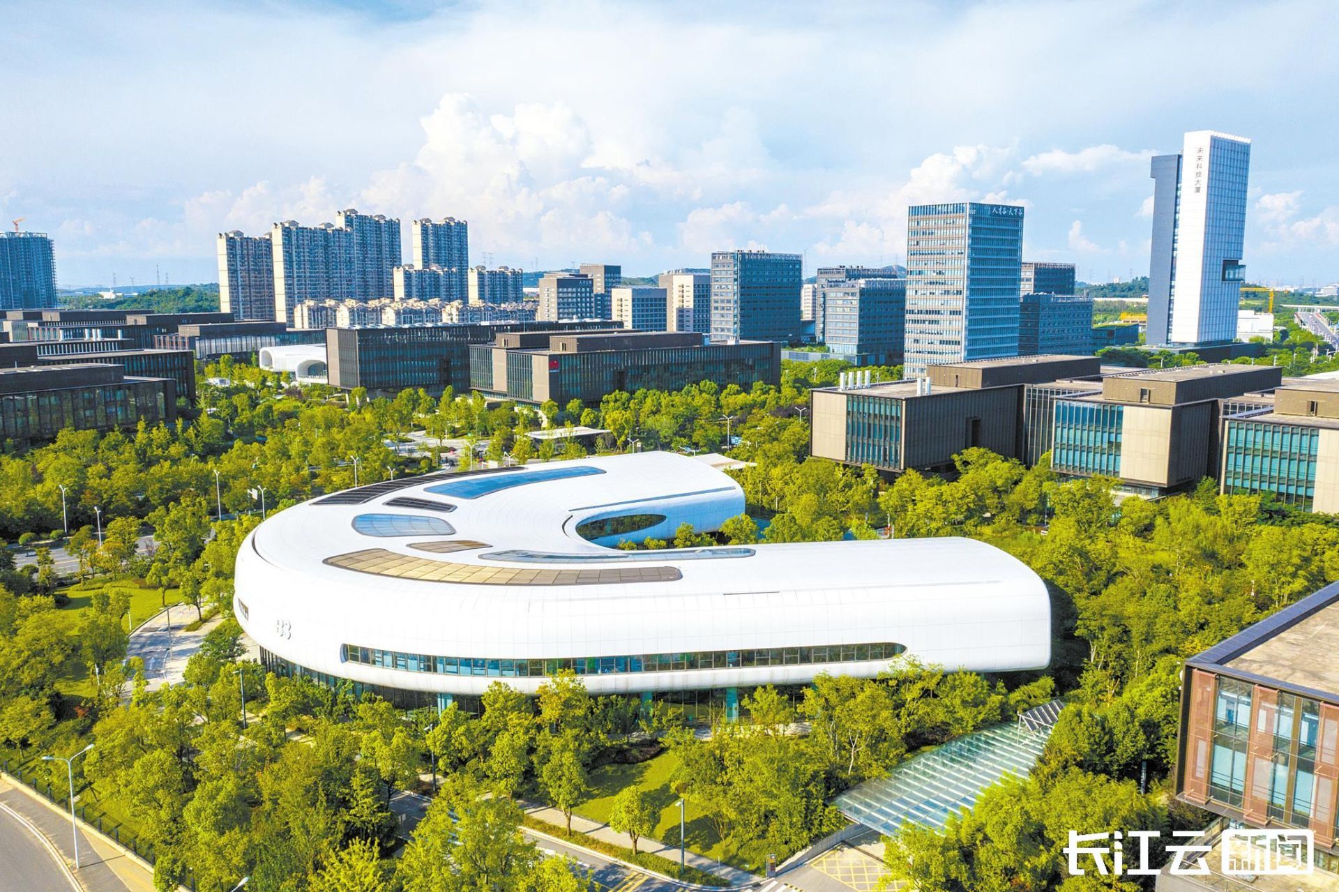 中国光谷迎来科技旅游热