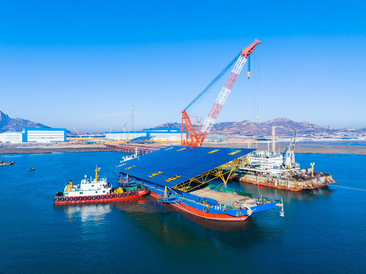 全国首艘氢电拖轮正式投用 青岛港来了“海上混动车”