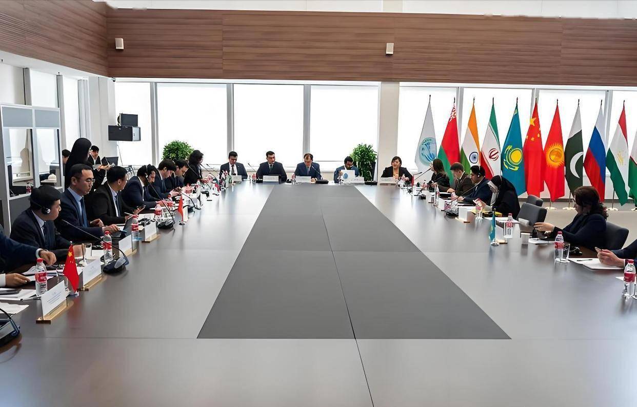 乌兹别克斯坦正式加入欧亚开发银行