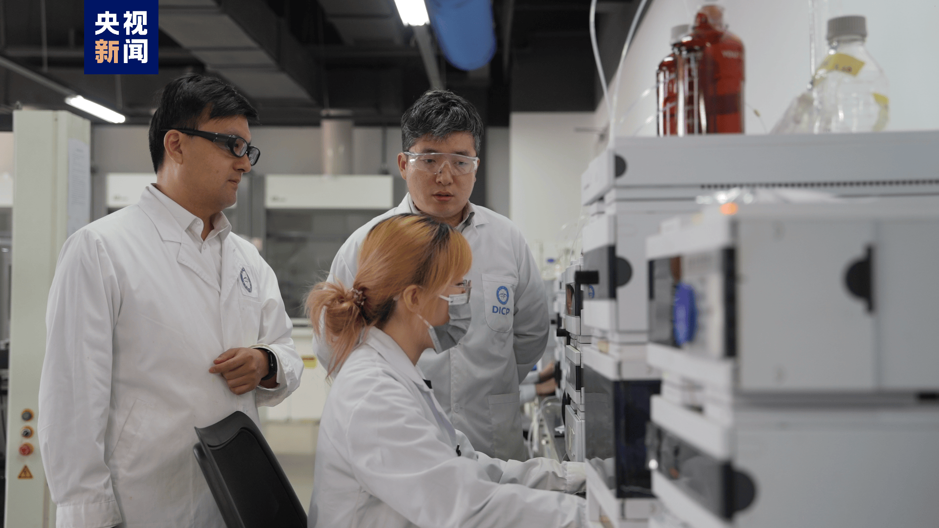 我国科学家研发仿生光热织物，既可秒速升温又能稳定耐用