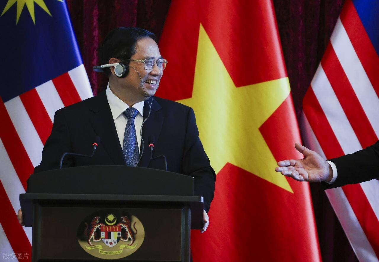 范明政总理出席2025年越南年度企业论坛