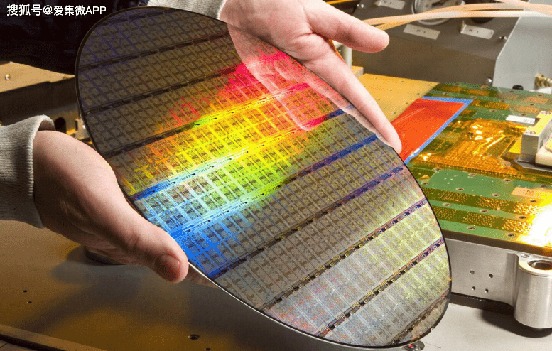 韩政府投资近1万亿韩元加速AI商用，社会呼吁注重项目可行性和可持续发展