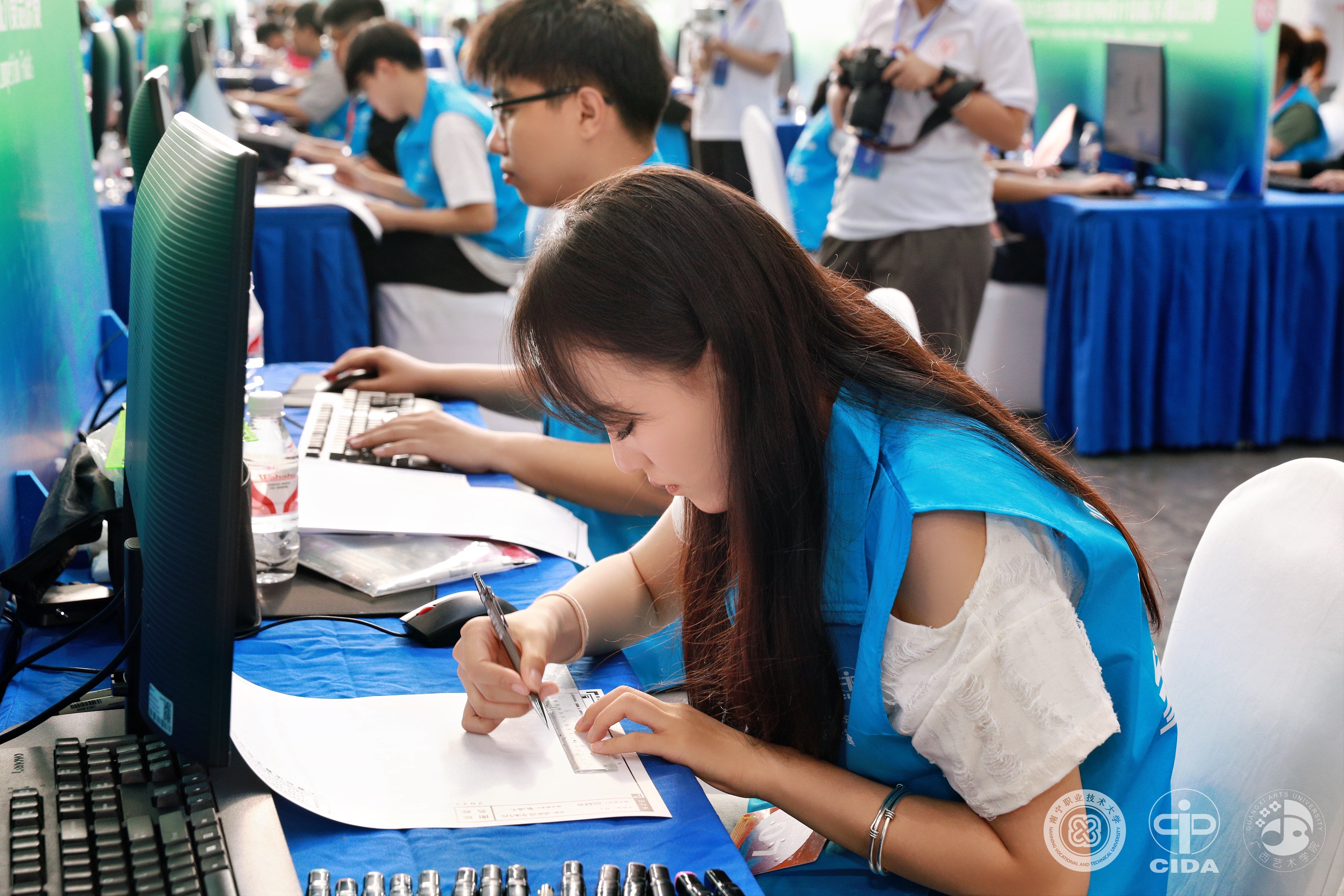 从“晒技能”到“赛技能”——在具身智能技能大赛感受产业潜力