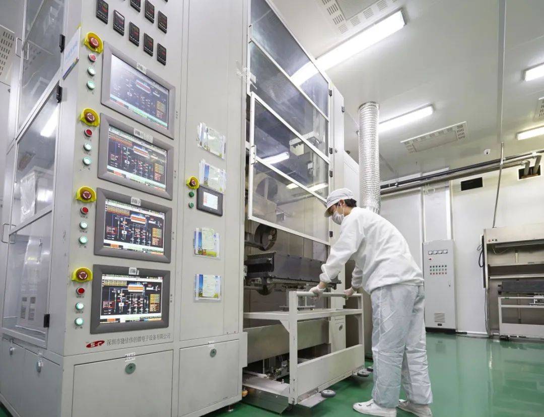 东方日升：p型超薄异质结产品适配卷迭式卫星太阳翼