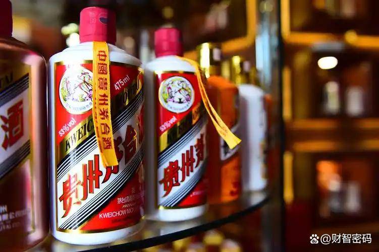 食品饮料周报：白酒行业格局生变 头部酒企竞争日趋白热化