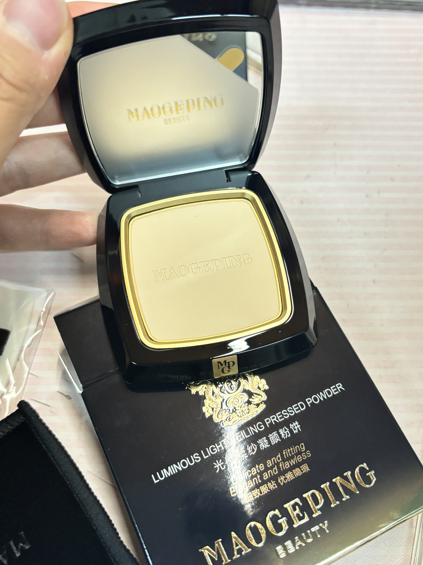 毛戈平卖“毛戈平”，百亿富豪也要改善生活