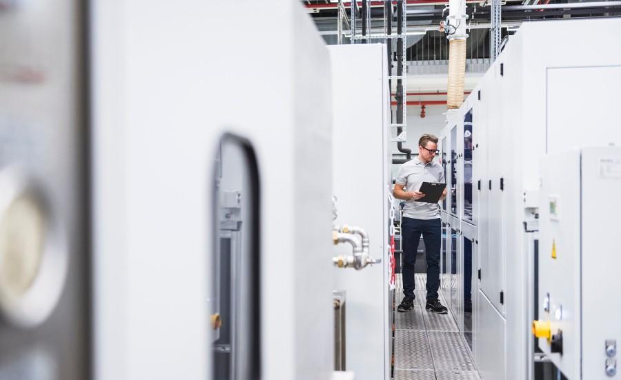 本川智能：公司不存在日本人股东或董事长情况