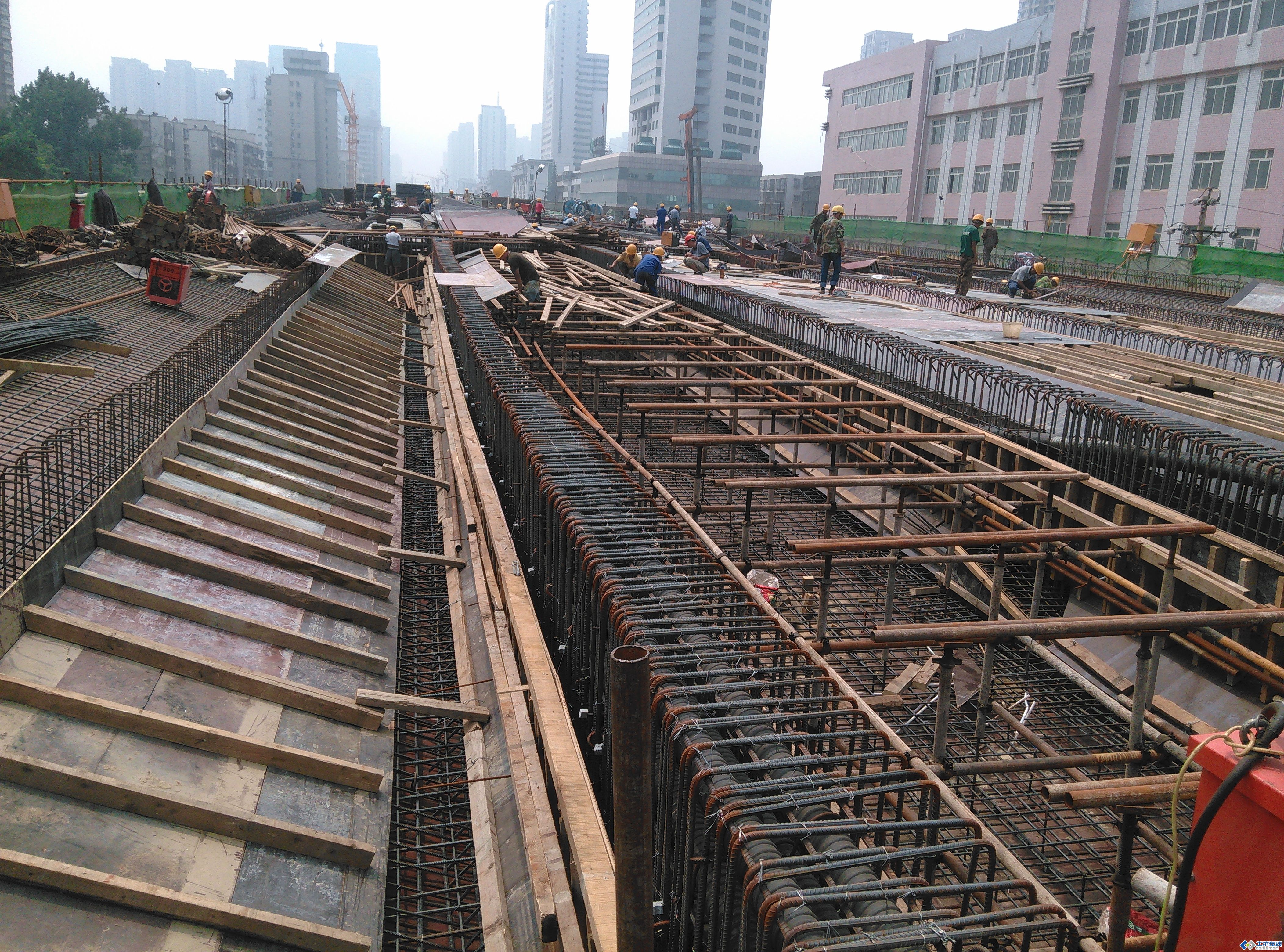 波哥大地铁一号线高架桥完成10公里