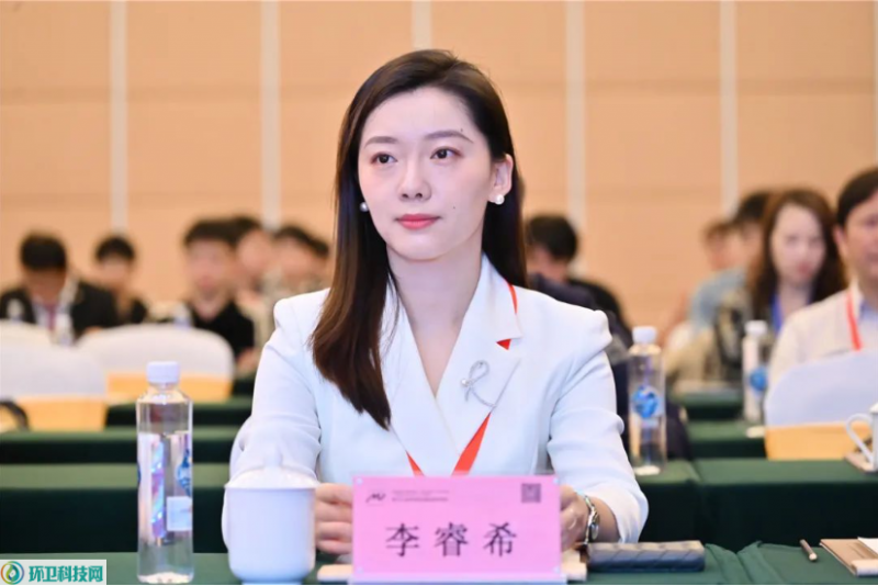 侨银股份：1月15日高管郭倍华减持股份合计31.6万股