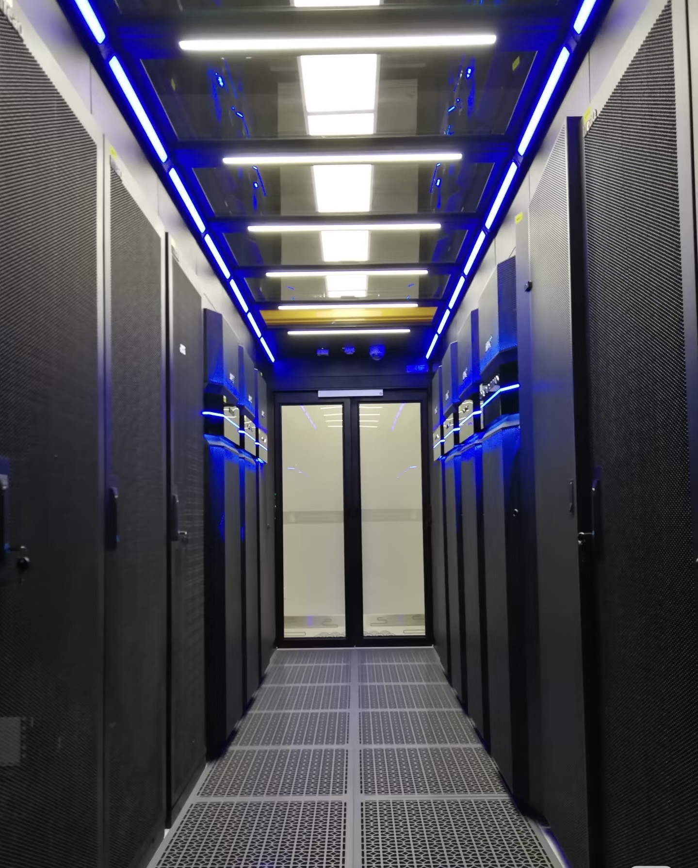 光环新网：公司互联网数据中心业务规模及服务能力稳步提升