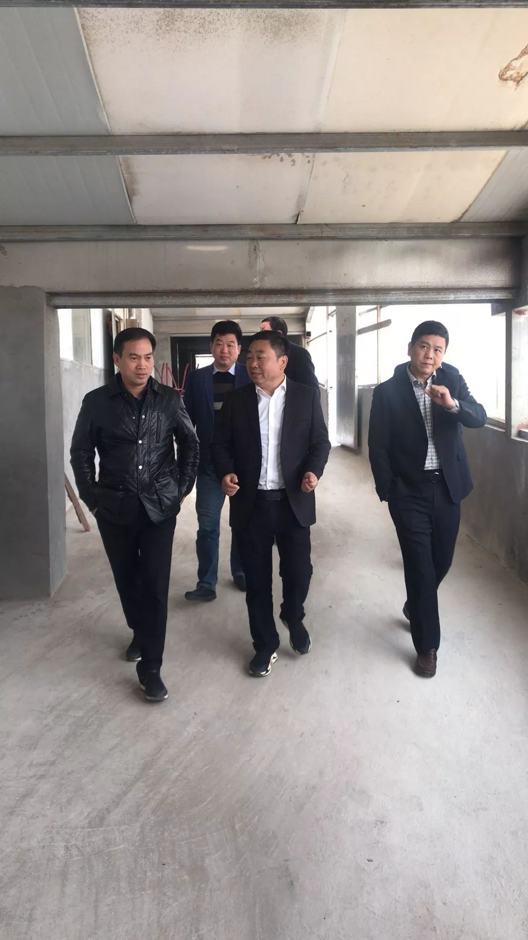 叶素总领事走访调研云南水务泗水垃圾气化发电厂