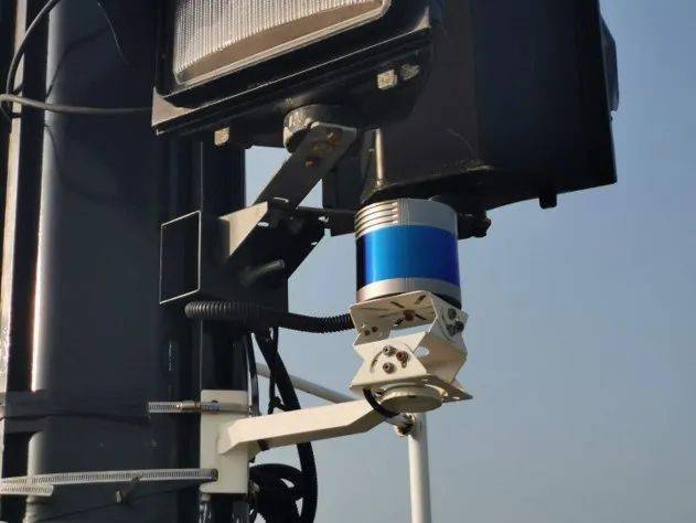 格灵深瞳获得发明专利授权：“适用于交通场景的多视图几何的全息路口融合方法及系统”