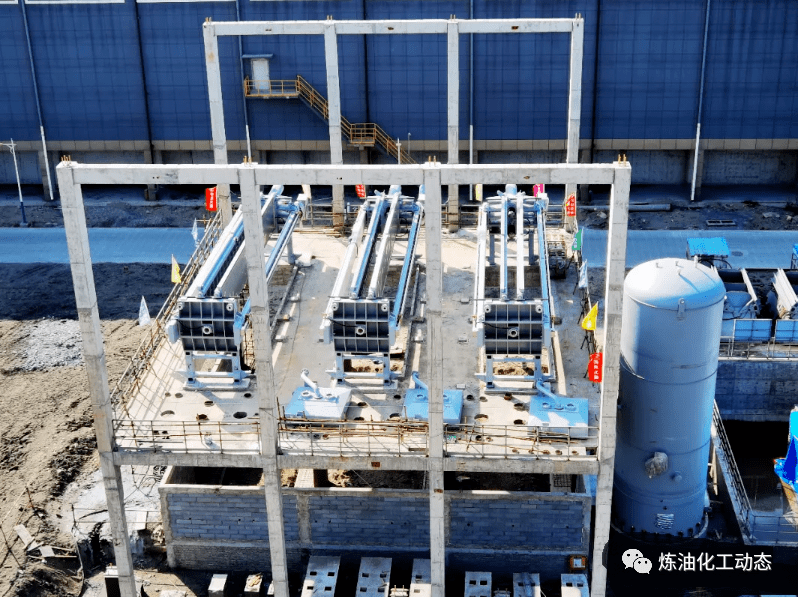 恒申新材：高性能聚酰胺差异化纤维智能制造项目进展顺利，预计2027年前试生产