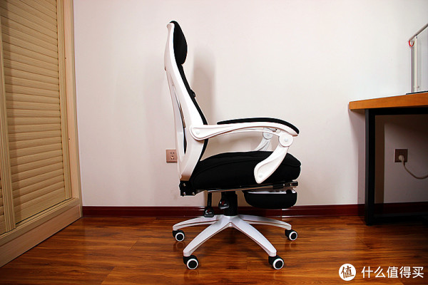 李稻葵提及的小座椅：黑白调的智造创新