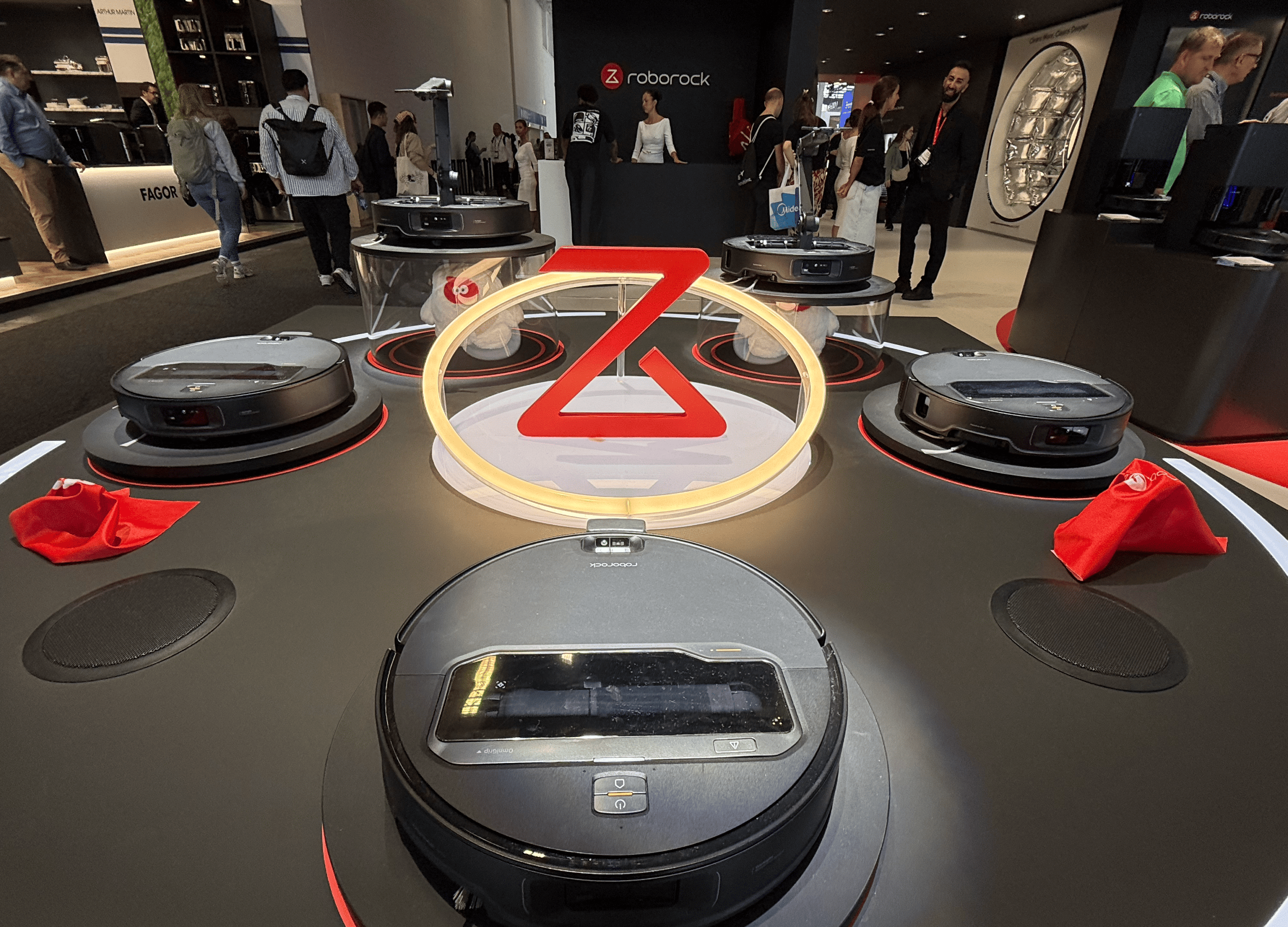 石头科技公布国际专利申请:“清洁方法、装置、自移动清洁设备及存储介质”