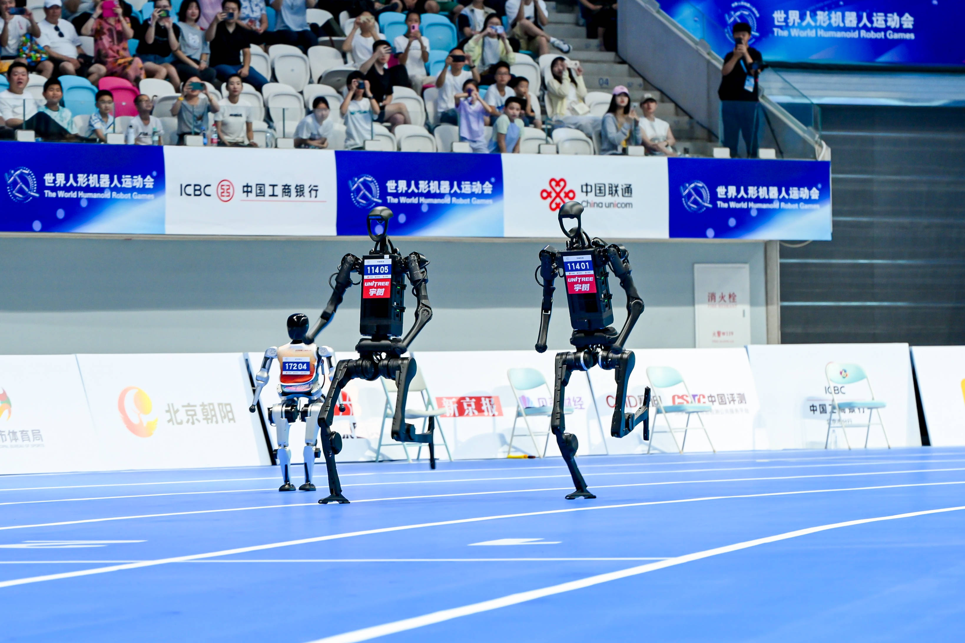 以武会春！宇树机器人马年春晚秀出“赛博真功夫”