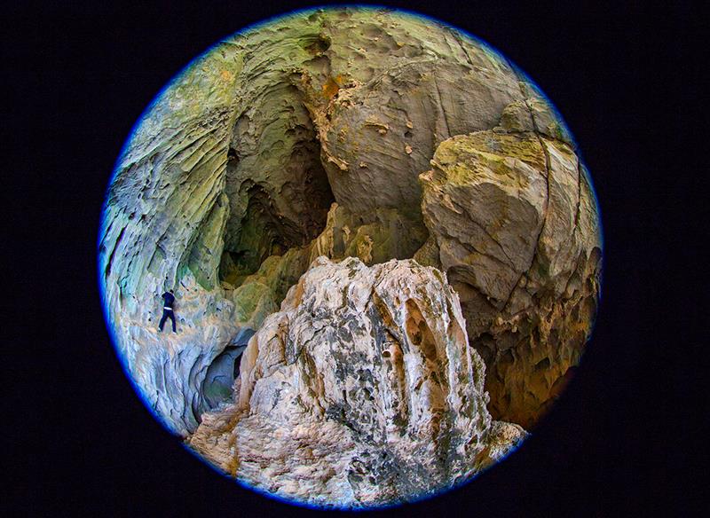 南非射电望远镜发现已知最遥远的羟基巨脉泽