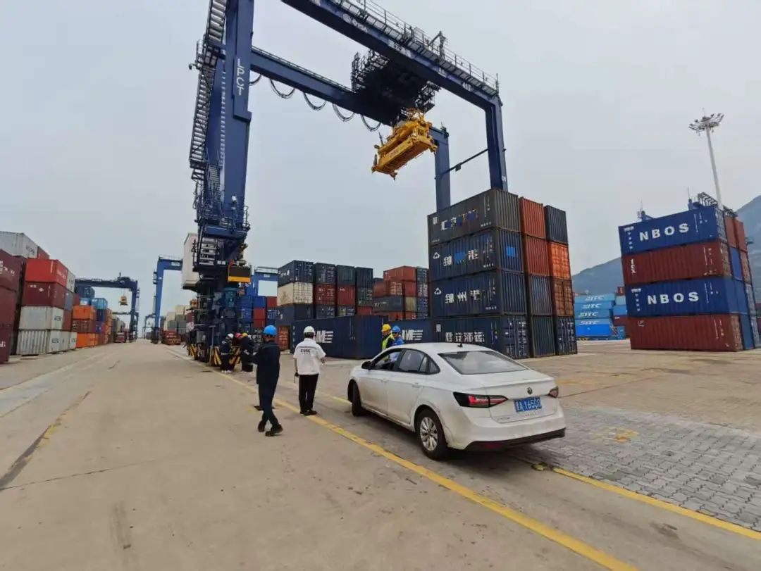 青岛港获得发明专利授权：“一种集装箱码头智能指挥管控系统自动化测试方法和系统”