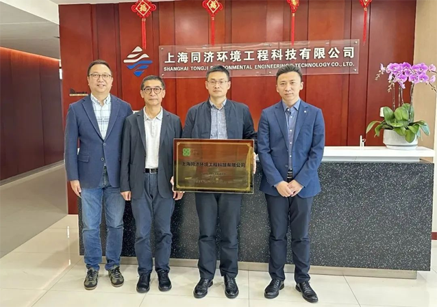 长阳科技获得发明专利授权：“层状产品形式的增光反射膜及其制备方法和LCD显示器”