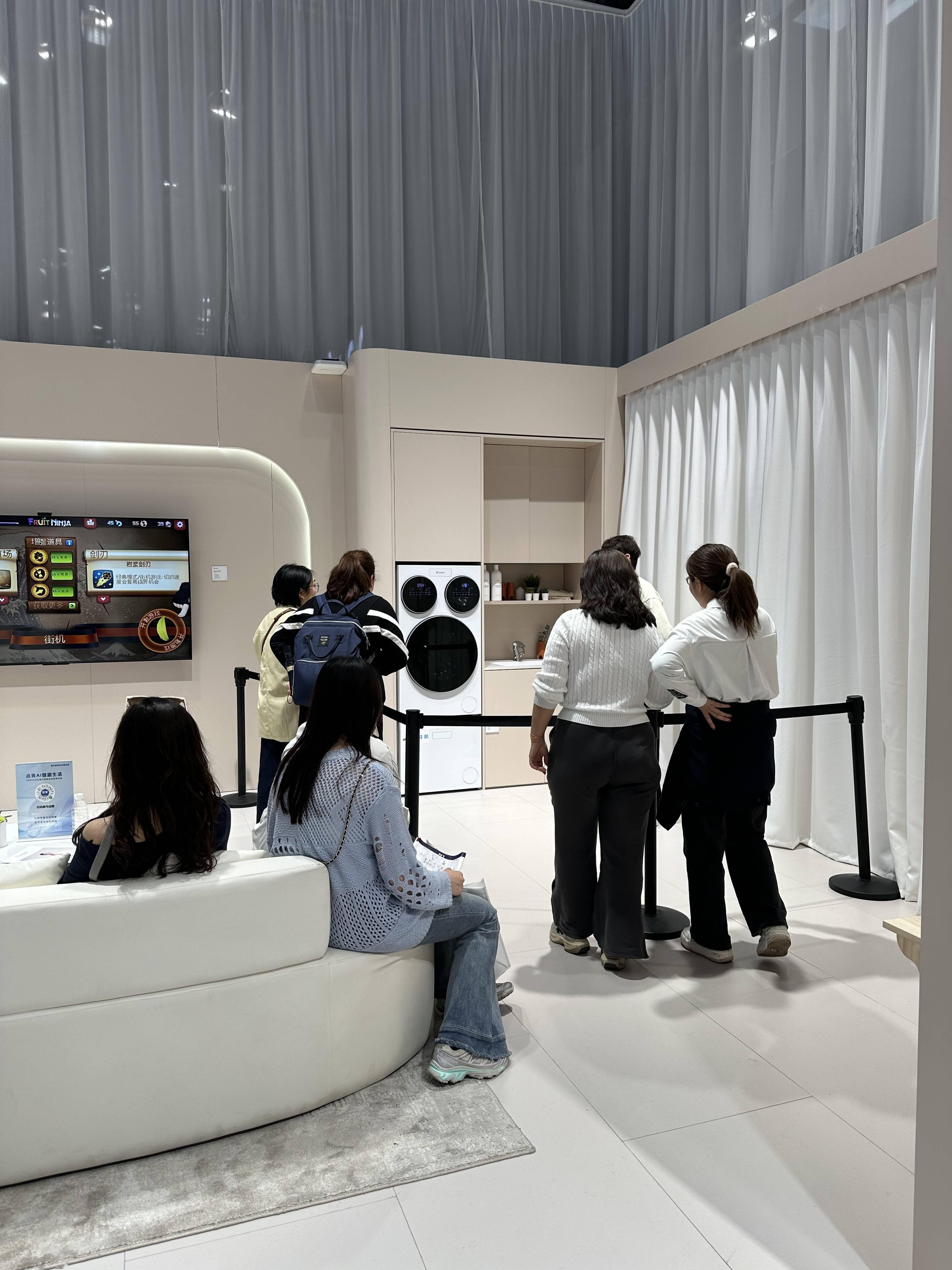 将场景思维写入AI创新基因，长虹AI家电春季新品齐登AWE舞台