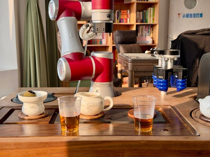 探访北京市经开区智慧康养机器人养老驿站 科技与温暖相伴相融