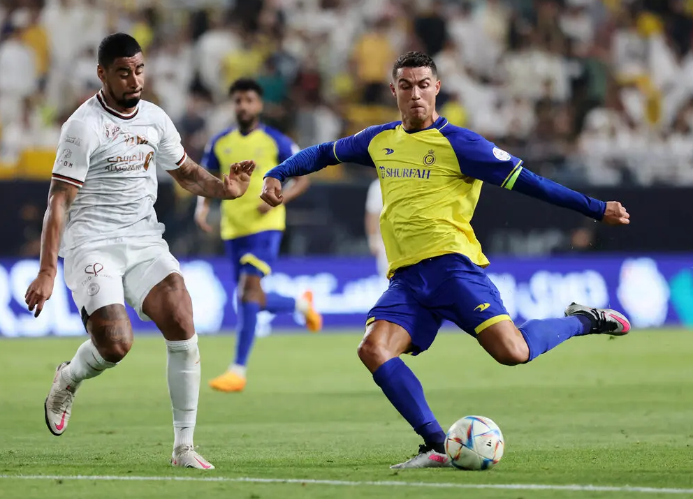 沙特首次跻身全球十大可再生能源投资国