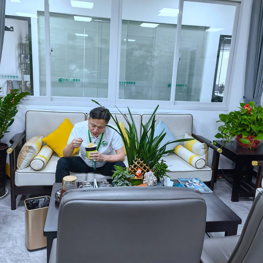 趣睡科技：4月7日董事李亮减持股份合计1.18万股