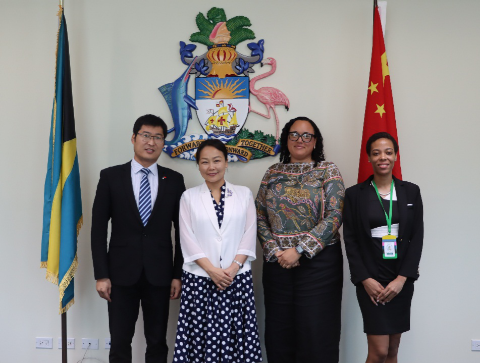 驻巴哈马使馆会见巴贸易委员会主席