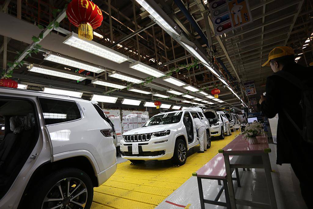 无尽唏嘘！华夏幸福连续三年巨额亏损，净资产大额转负资不抵债，将披星戴帽沦为*ST华幸