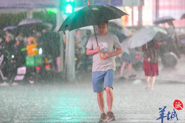 新闻分析：今年北方暴雨为何比往年早